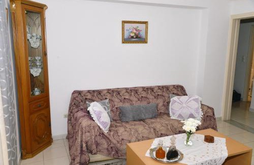 Ampelokipoi Apartment | TRADITIONAL HOUSE