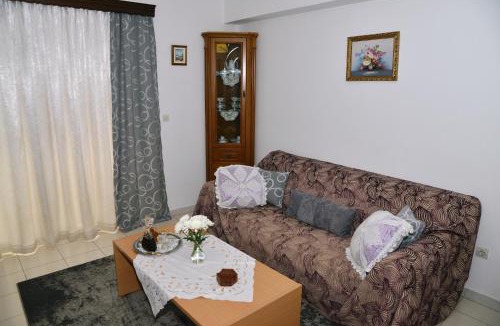 Ampelokipoi Apartment | TRADITIONAL HOUSE