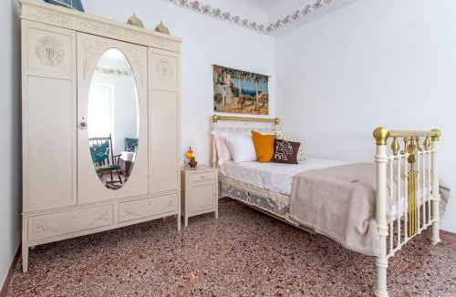 Filoti Apartment | Traditional house inside Filoti, Naxos