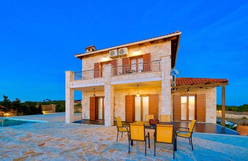 Elation Villa | Traditional I Villa