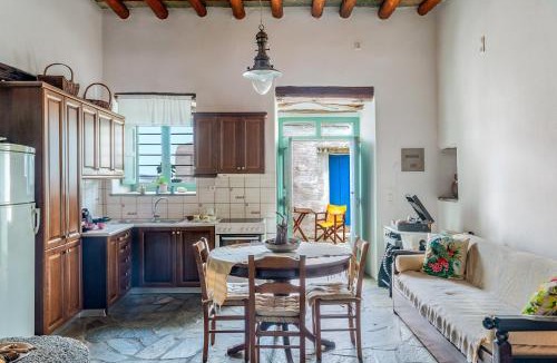Andros Town Apartment | Traditional Olive Guesthouse