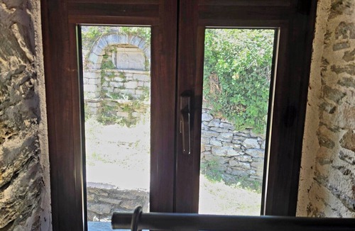 Kissos House | Traditional Stone House in Kissos Vilage