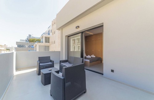 Piraeus Apartment | Tranquil AKVA Stay with Balcony in Piraeus