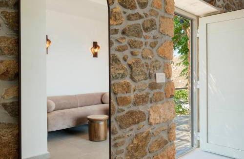 Psarou Apartment | Trinitas Mare Psarou Beach