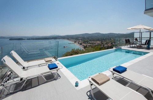Pirgi Villa | Unparalleled Luxury Awaits 5 Bedrooms Villa Lucas & Villa Clara Pyrgi