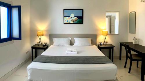 Santorini Villa | UT & Fabella house