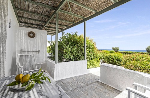Gythio House | Vacation Home "Double Studio" near Beach with Private Terrace & Wi-Fi