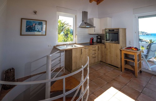Mochlos House | Vacation home right on the Mediterranean with direct sea access