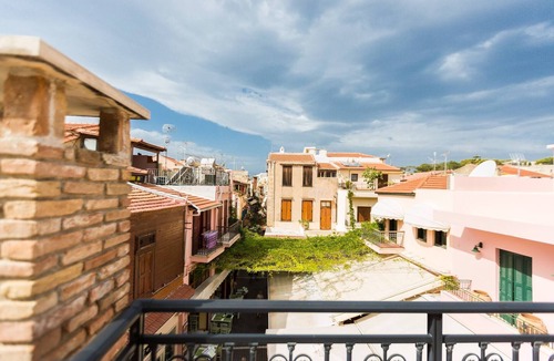 Old Town Rethymnon Apartment | Venetian Rimondi Fountain Mansion - Built In 1626