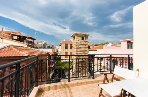 Old Town Rethymnon Apartment | Venetian Rimondi Fountain Mansion - Built In 1626
