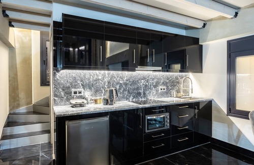 Anatolikos Sinikismos Apartment | Ventiri Lofts - Luxury Penthouse w Home Cinema