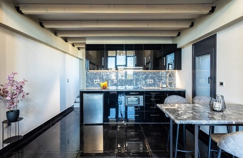 Anatolikos Sinikismos Apartment | Ventiri Lofts - Luxury Penthouse w Home Cinema