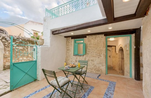 Roustika Apartment | Villa Amanda by CVR