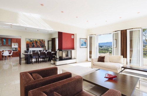 Kremasti Villa | Villa Amarandes by Villa Plus