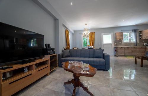 Sinarades House | Villa Angelique