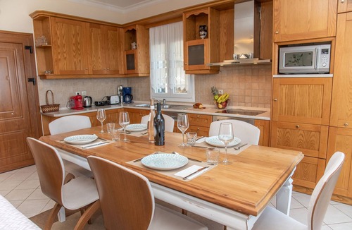 Nisaki Villa | Villa Antoula is a stylish and modern villa for a relaxing vacation.