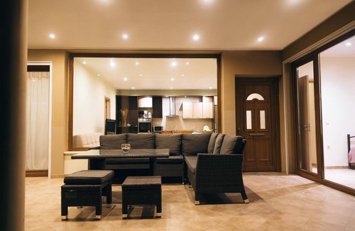 Vitalades Villa | Villa 'Belle Plaza' with Sea View, Wi-Fi and Air Conditioning