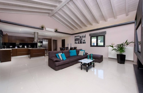 Dassia Villa | Villa Black White Dassia