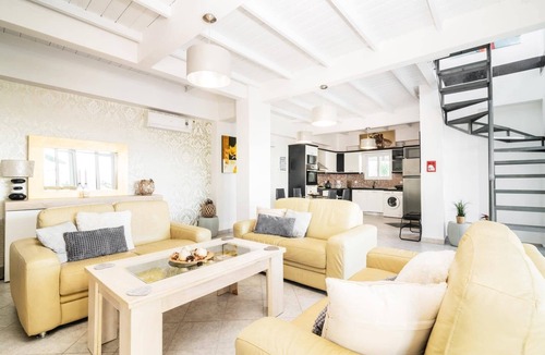 Tragaki Villa | Villa Cavo Pearl by Villa Plus