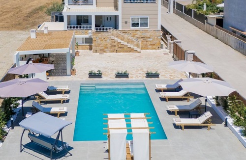 Agrilia Villa | Villa Cela - 5-Bedroom Villa with Private Pool