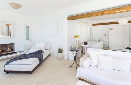 Paraga House | Villa Coral by Mykonos Rocks Estates
