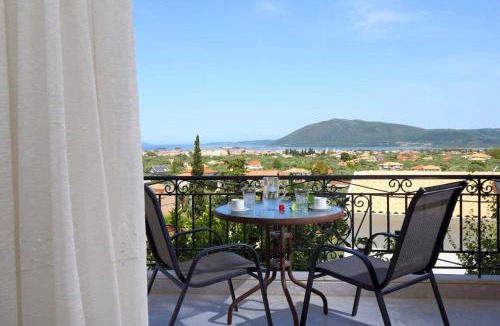 Apolpaina Apartment | VILLA CORINA