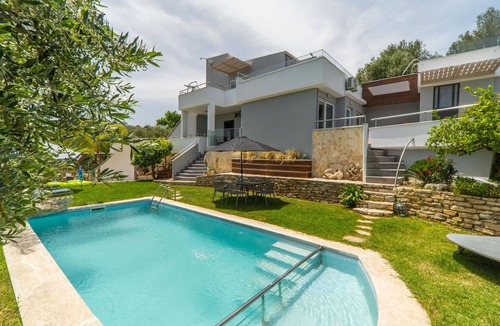 Apokoronas Villa | Villa Eftychia -2 Pools, Hydro-Massage & Playground