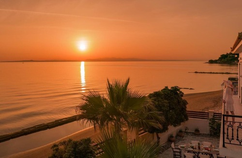 Argassi Villa | Villa Elizabeth Seafront Classic Villa!