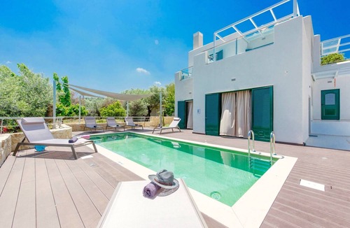 Gerani Villa | Villa in Gerani with Pool and Sea Views