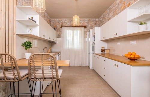 Ano Vasilikos Villa | Villa Ionio Beach House by Villa Plus