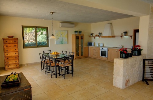 Karavados Villa | Villa 'Ippokampos Ideales Resort' with Sea View, Wi-Fi and Air Conditioning