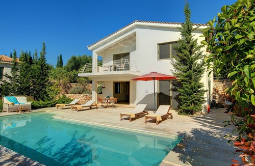 Karavados Villa | Villa 'Ippokampos Ideales Resort' with Sea View, Wi-Fi and Air Conditioning