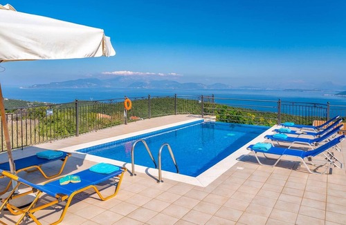 Katsarata Villa | Villa Ireni Fiskardo by Villa Plus