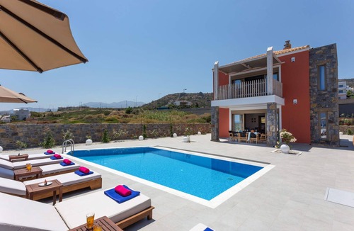 Hersonissos Centre Villa | Villa Kery by Villa Plus