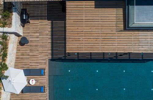 Plateies Villa | Villa Lefka with Private Infinity Pool & Panoramic Sea Views