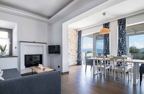 Karavomylos Villa | Villa Lefkidio - Sami, Kefalonia | Sleeps 6