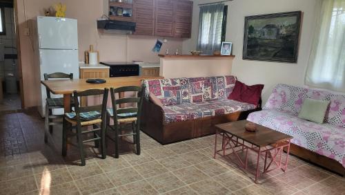 Ramia Villa | Villa Lochia - Χαντζό House