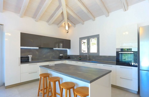 Petaleia Villa | Villa Loki: Brand New, Large infinity pool, WiFi, Sea Views