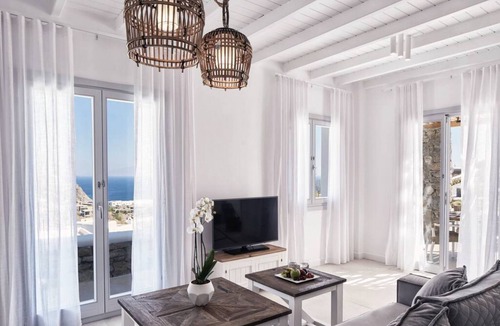 Paraga Villa | Villa Mahal - 3BD, Luxury villa, near beach Elia