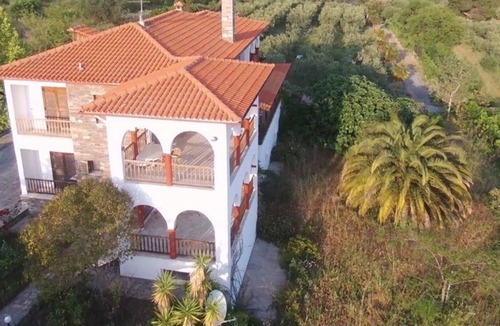 Ouranoupoli Apartment | Villa Maria Αpartment Ground Floor by TravelPro Services