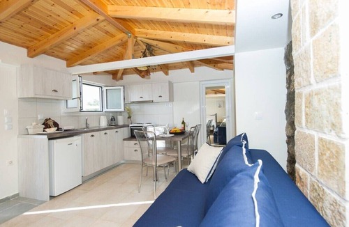 Diasella House | Villa Needa's - New Hope Poolside Studio