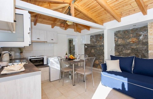 Diasella House | Villa Needa's - New Hope Poolside Studio
