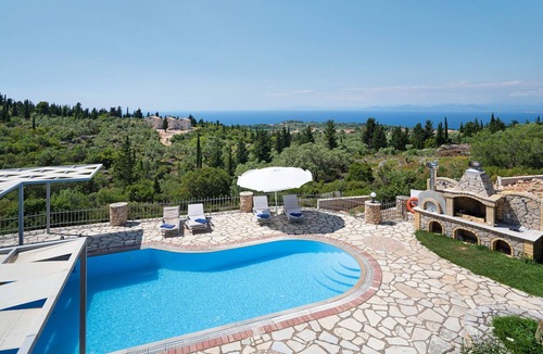 Tsoukaladhes Villa | "Villa Nefeli" with Sea View, Private Pool & Wi-Fi
