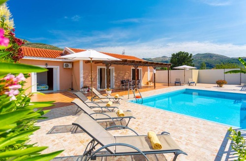 Kateleios Villa | Villa Peach: Large Private Pool, Walk to Beach, Sea Views, A/C, WiFi