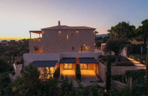 Kilada House | Villa Petal – 7 En-Suite Bedrooms, Private Pool & Sea Views
