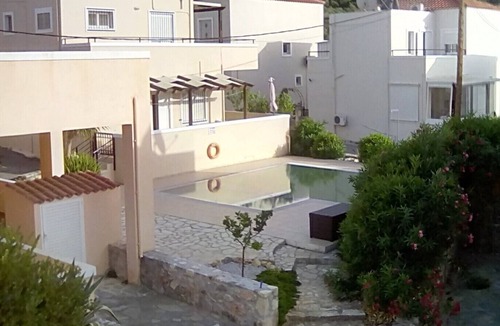 Plaka Villa | Villa Pindarakis - level walk to beach and tavernas, two pools, mountain views