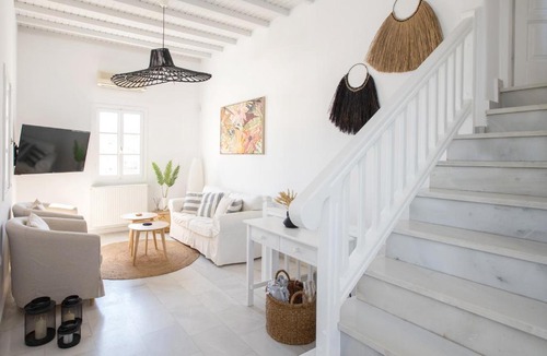 Elia Villa | Villa Roselani
