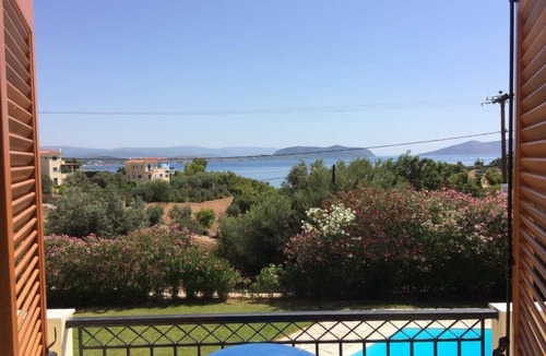 Petrothalassa Villa | Villa Serendipity with sea view