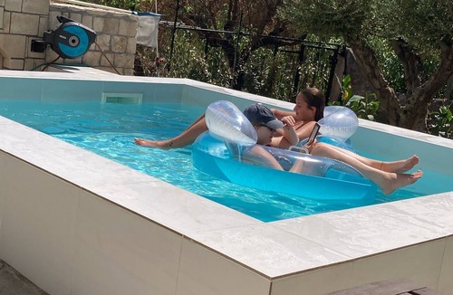 Pefki Villa | Villa "Tην αιώνια φωτιά" with a private pool and hot tub near the sea