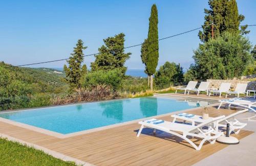 Petaleia Villa | Villa Tila by Villa Plus